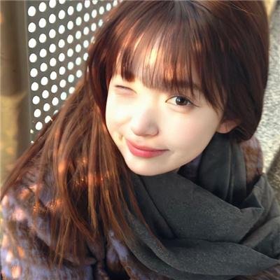 男生女生向前冲